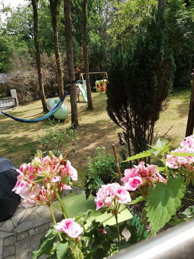 Titi'S Chalet Дюрби Екстериор снимка