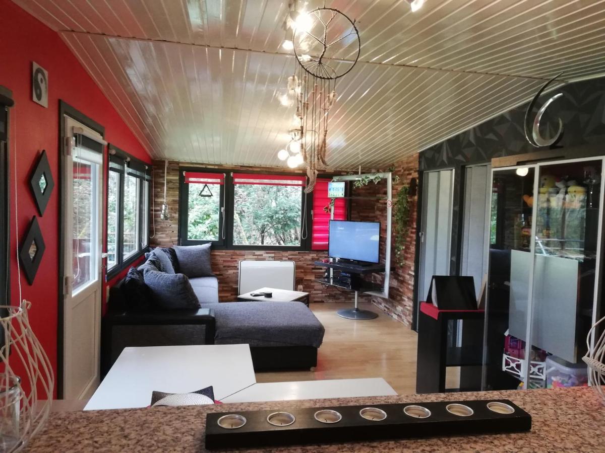 Titi'S Chalet Дюрби Екстериор снимка
