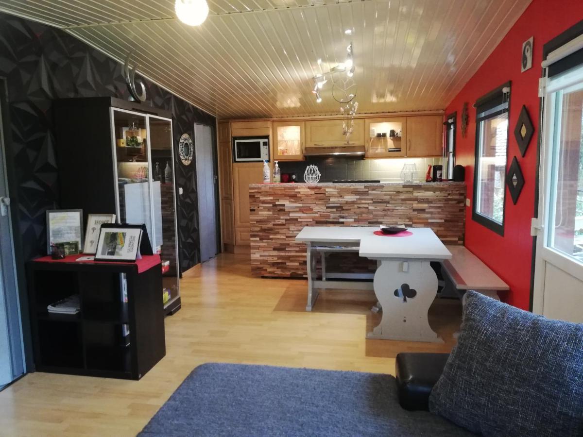 Titi'S Chalet Дюрби Екстериор снимка