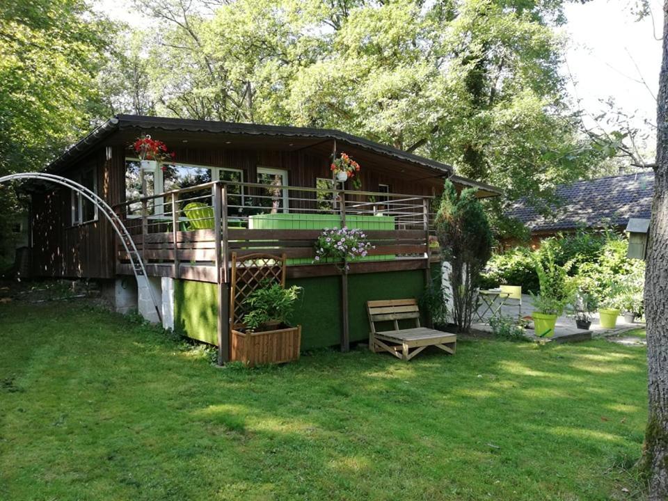 Titi'S Chalet Дюрби Екстериор снимка